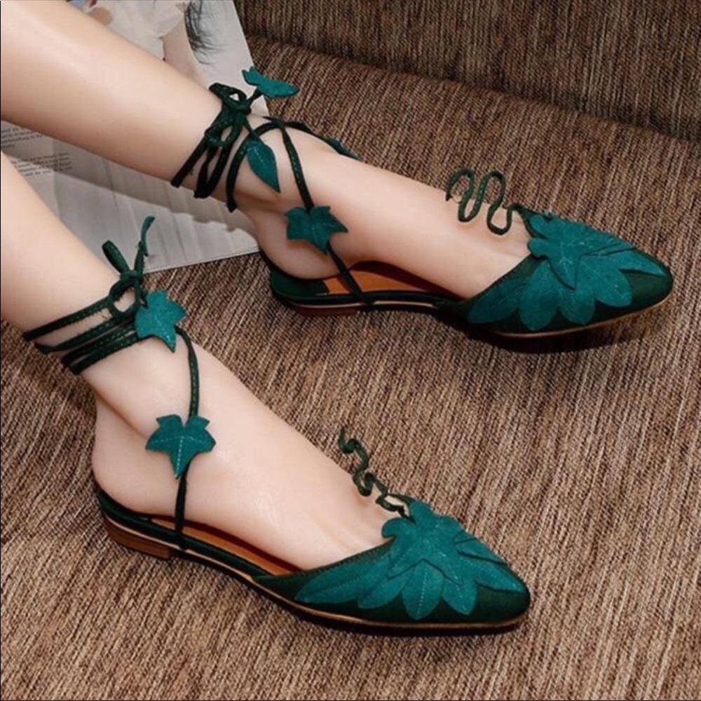 Faire Leaf Lace Up Vine Pixie Mules